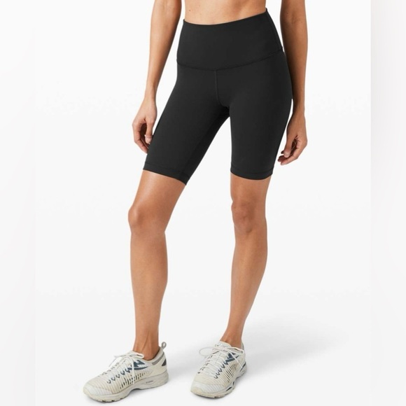 Lululemon Wunder Train High Rise Short 8" | Size 6 - Picture 3 of 10